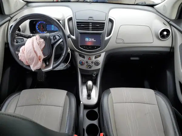 KL7CJPSBXGB762698 2016 CHEVROLET TRAX - Image 8