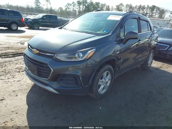 KL7CJPSBXHB170574 2017 CHEVROLET TRAX - Image 2