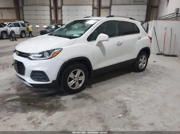 KL7CJPSBXHB190145 2017 CHEVROLET TRAX - Image 2