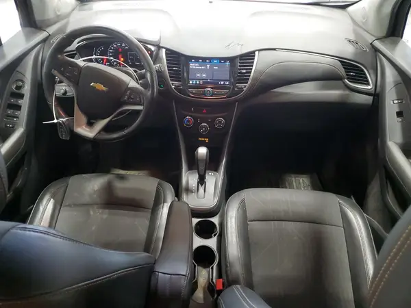 KL7CJPSBXJB507587 2018 CHEVROLET TRAX - Image 8