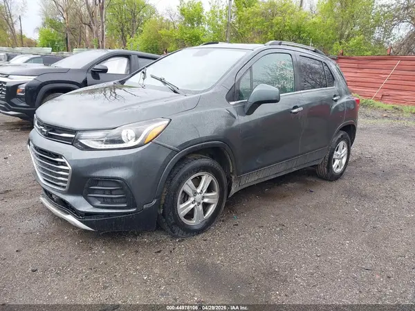 KL7CJPSBXJB581267 2018 CHEVROLET TRAX - Image 2