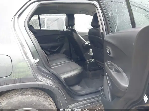 KL7CJPSBXJB581267 2018 CHEVROLET TRAX - Image 8