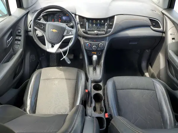 KL7CJPSBXJB613912 2018 CHEVROLET TRAX - Image 8