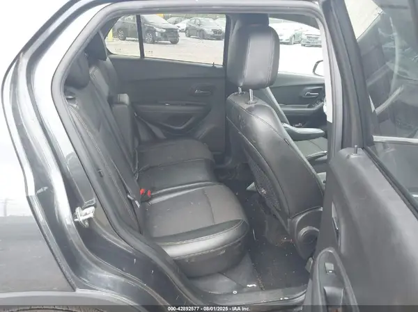 KL7CJPSBXJB668005 2018 CHEVROLET TRAX - Image 8