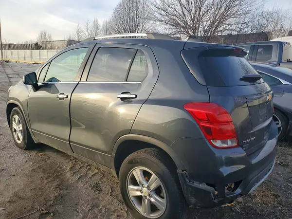 KL7CJPSBXJB670305 2018 CHEVROLET TRAX - Image 2