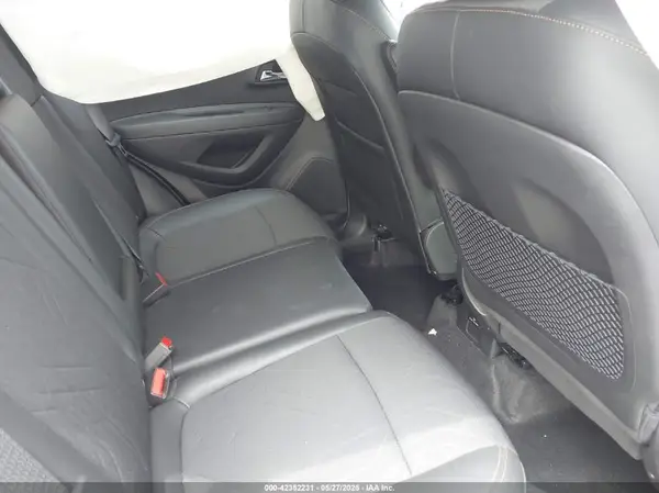 KL7CJPSBXJB671602 2018 CHEVROLET TRAX - Image 8