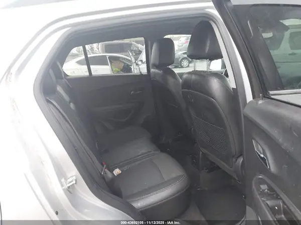 KL7CJPSBXJB685676 2018 CHEVROLET TRAX - Image 8