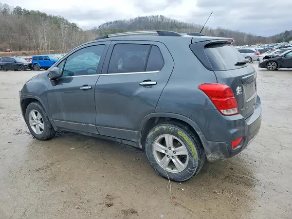 KL7CJPSBXJB687122 2018 CHEVROLET TRAX - Image 2
