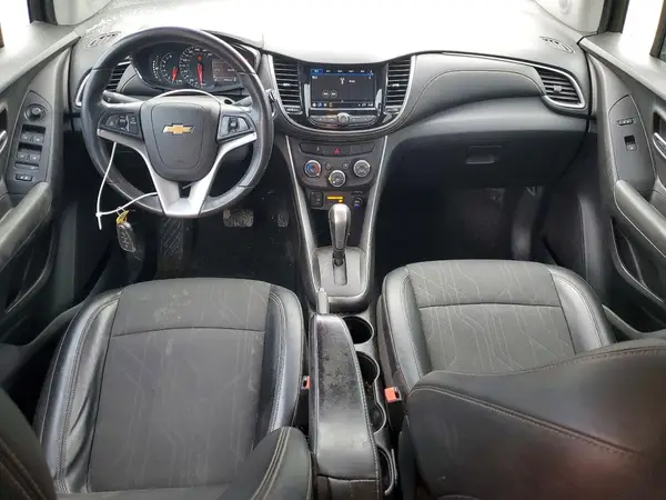 KL7CJPSBXJB687122 2018 CHEVROLET TRAX - Image 8