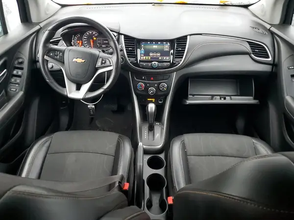 KL7CJPSBXJB698492 2018 CHEVROLET TRAX - Image 8
