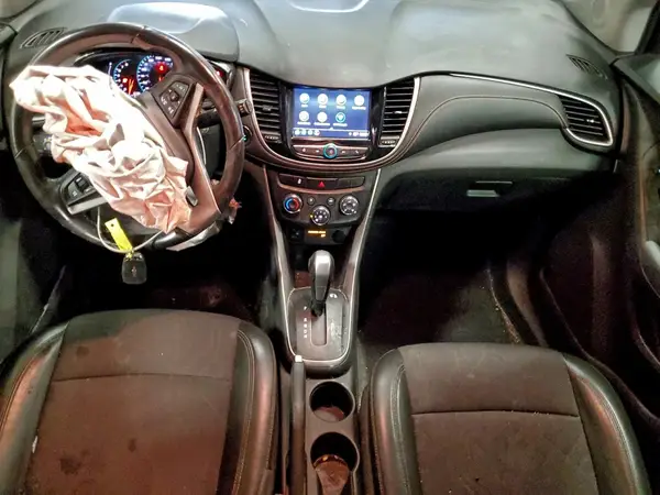 KL7CJPSBXJB702587 2018 CHEVROLET TRAX - Image 8