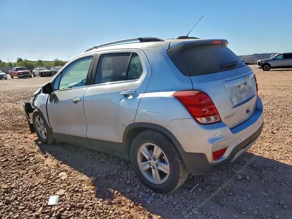 KL7CJPSBXJB709538 2018 CHEVROLET TRAX - Image 2