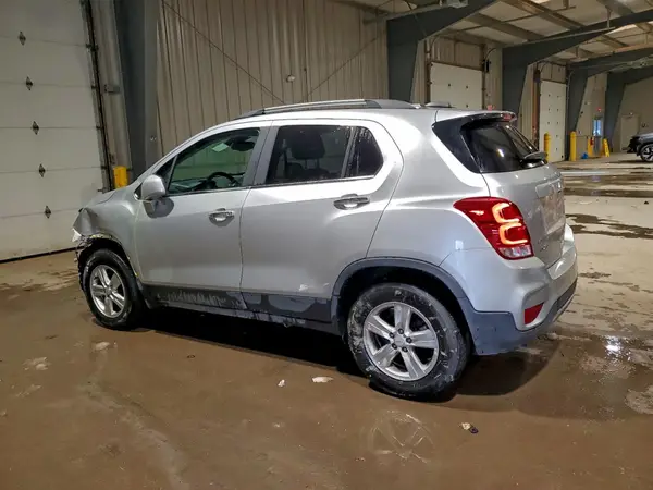 KL7CJPSBXJB710303 2018 CHEVROLET TRAX - Image 2