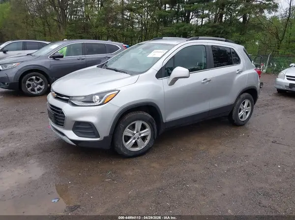 KL7CJPSBXJB713900 2018 CHEVROLET TRAX - Image 2