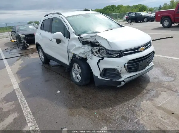 KL7CJPSBXJB714478 2018 CHEVROLET TRAX - Image 1
