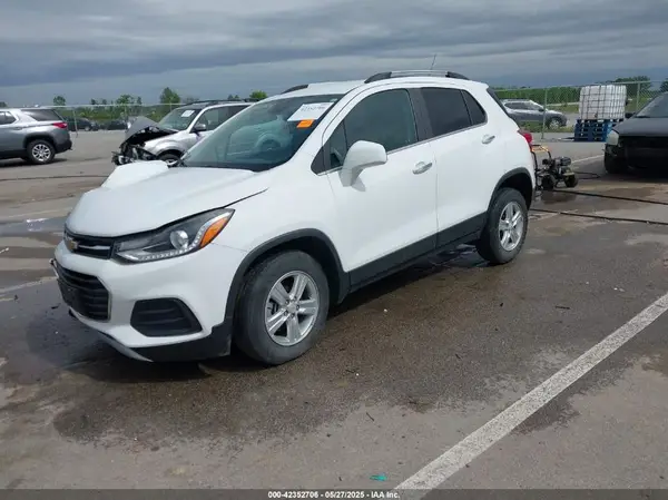 KL7CJPSBXJB714478 2018 CHEVROLET TRAX - Image 2