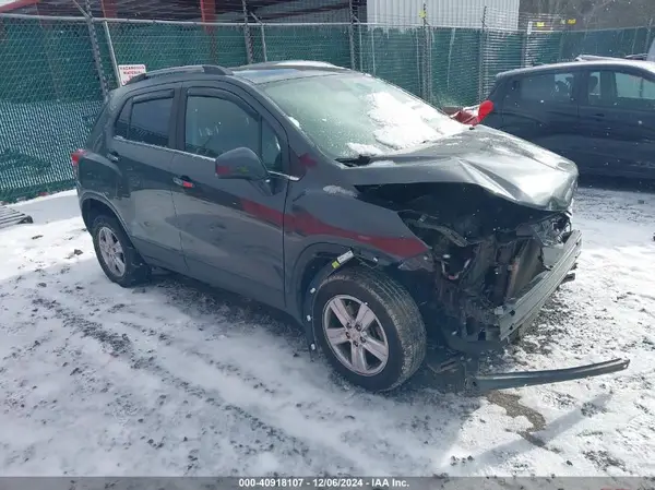 KL7CJPSBXJB726873 2018 CHEVROLET TRAX - Image 1