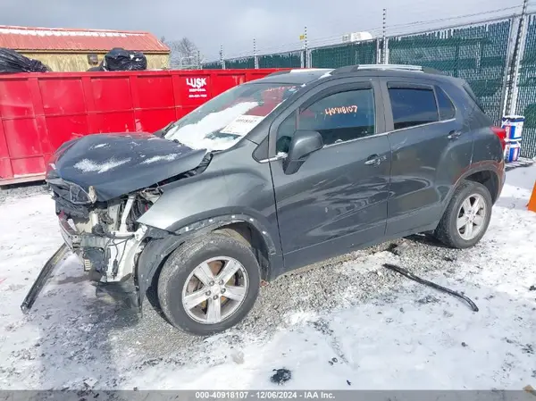 KL7CJPSBXJB726873 2018 CHEVROLET TRAX - Image 2