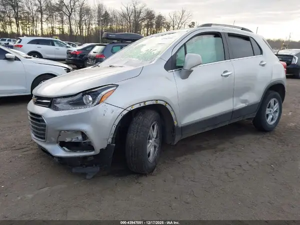 KL7CJPSBXJB730762 2018 CHEVROLET TRAX - Image 2
