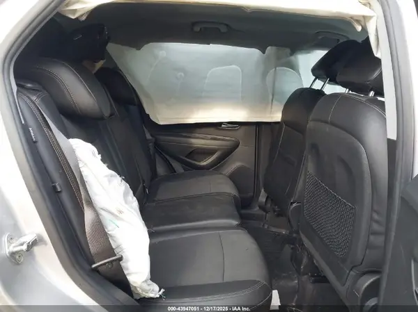 KL7CJPSBXJB730762 2018 CHEVROLET TRAX - Image 8