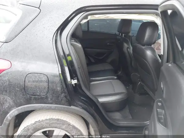 KL7CJPSBXKB789781 2019 CHEVROLET TRAX - Image 8