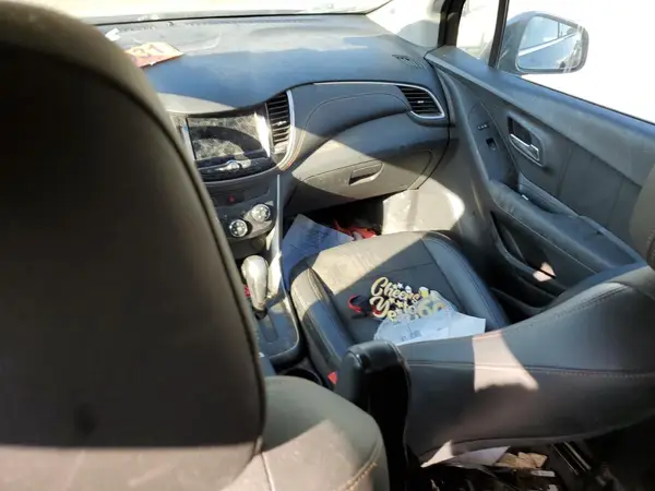 KL7CJPSBXKB819488 2019 CHEVROLET TRAX - Image 8