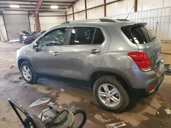 KL7CJPSBXKB821726 2019 CHEVROLET TRAX - Image 2