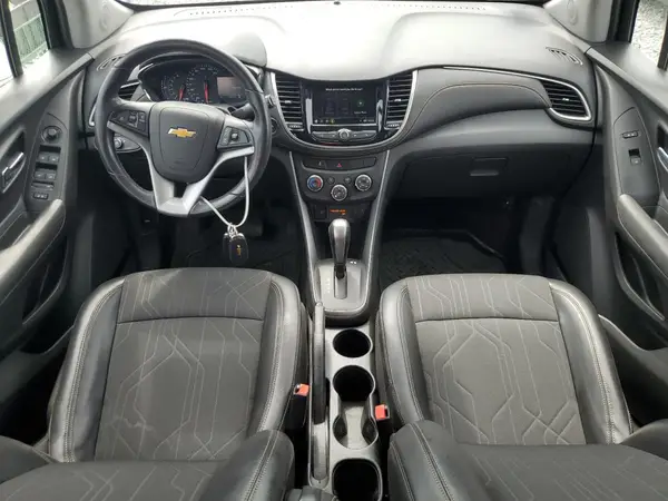 KL7CJPSBXKB827865 2019 CHEVROLET TRAX - Image 8