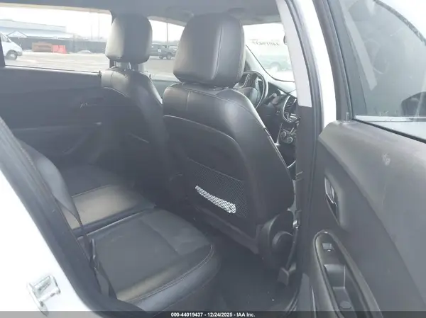 KL7CJPSBXKB830202 2019 CHEVROLET TRAX - Image 8