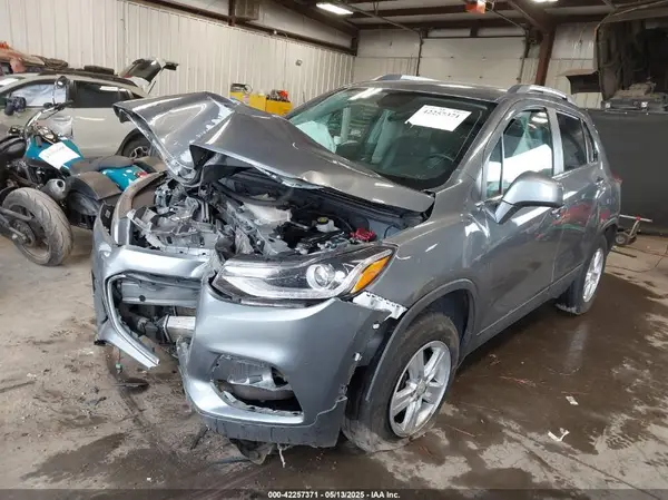 KL7CJPSBXKB843080 2019 CHEVROLET TRAX - Image 2