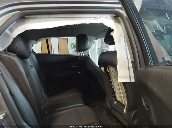 KL7CJPSBXKB843080 2019 CHEVROLET TRAX - Image 8