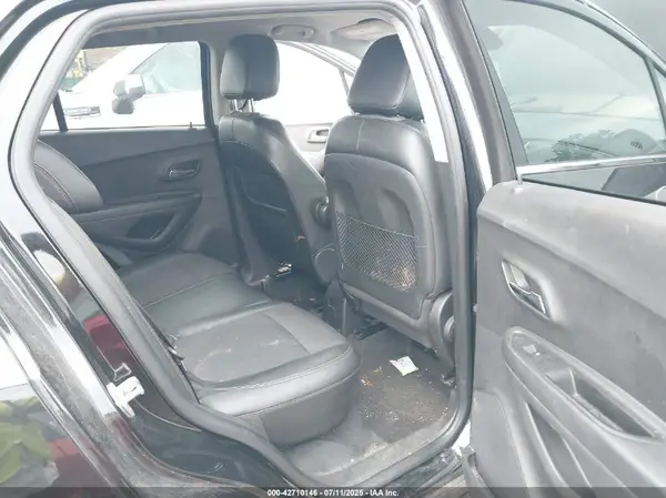 KL7CJPSBXKB853883 2019 CHEVROLET TRAX - Image 8