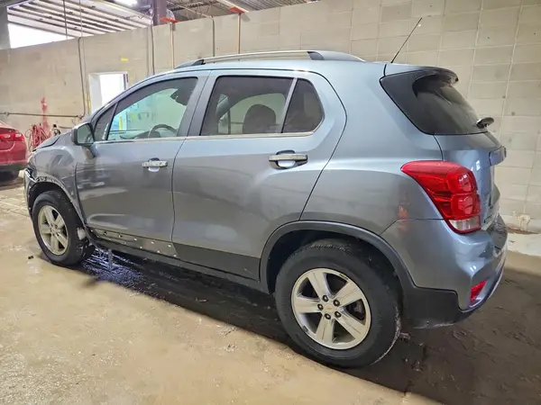 KL7CJPSBXKB864558 2019 CHEVROLET TRAX - Image 2
