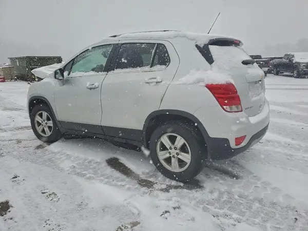 KL7CJPSBXKB890481 2019 CHEVROLET TRAX - Image 2