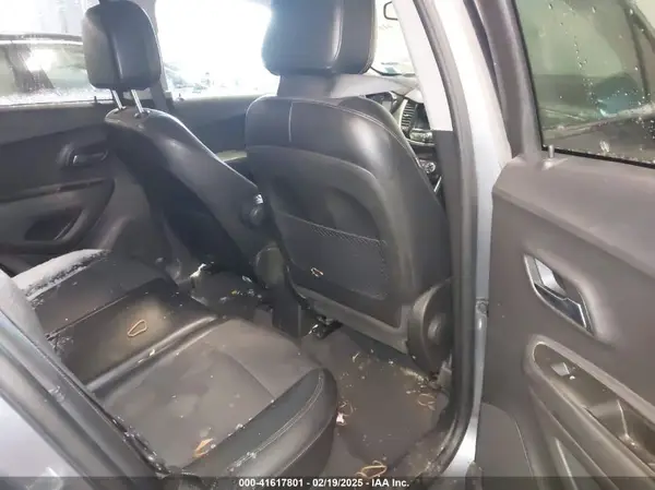 KL7CJPSBXKB899410 2019 CHEVROLET TRAX - Image 8