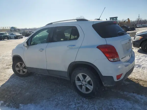 KL7CJPSBXKB902113 2019 CHEVROLET TRAX - Image 2