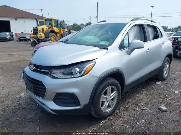 KL7CJPSBXKB907490 2019 CHEVROLET TRAX - Image 2