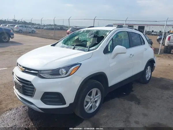 KL7CJPSBXKB917078 2019 CHEVROLET TRAX - Image 2