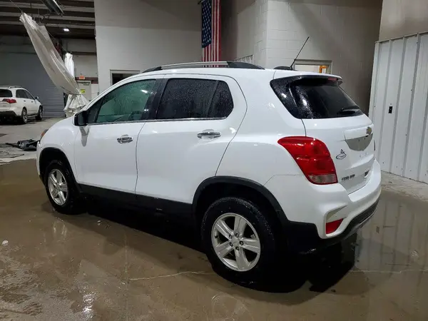 KL7CJPSBXKB925195 2019 CHEVROLET TRAX - Image 2