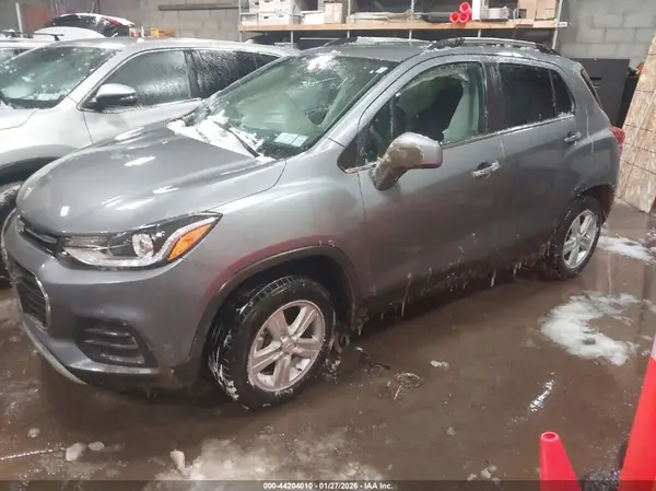 KL7CJPSBXKB926296 2019 CHEVROLET TRAX - Image 2