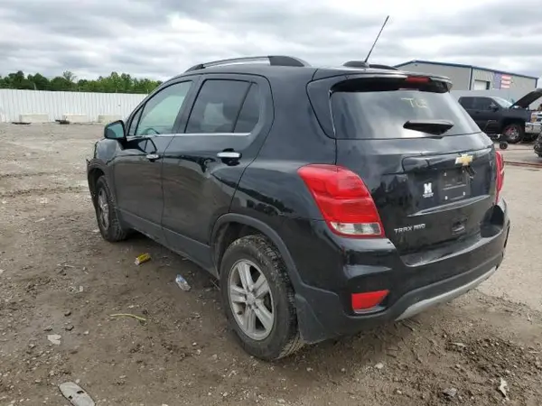 KL7CJPSBXKB926489 2019 CHEVROLET TRAX - Image 2