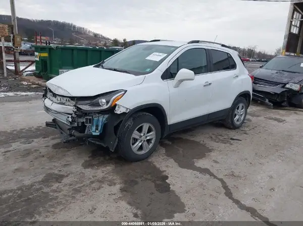 KL7CJPSBXKB927528 2019 CHEVROLET TRAX - Image 2