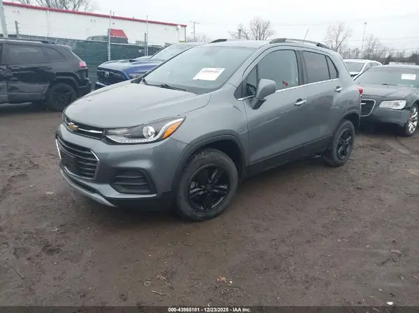 KL7CJPSBXKB928694 2019 CHEVROLET TRAX - Image 2