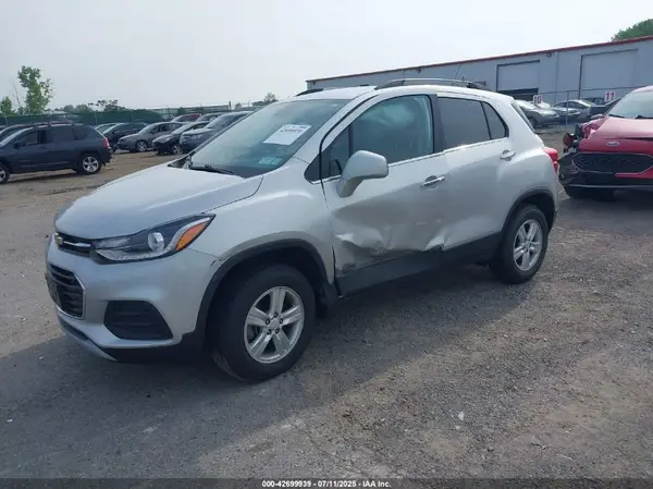 KL7CJPSBXKB930607 2019 CHEVROLET TRAX - Image 2