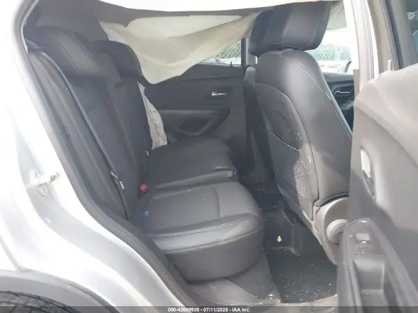 KL7CJPSBXKB930607 2019 CHEVROLET TRAX - Image 8
