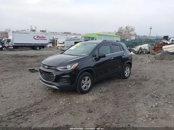 KL7CJPSBXKB938853 2019 CHEVROLET TRAX - Image 2