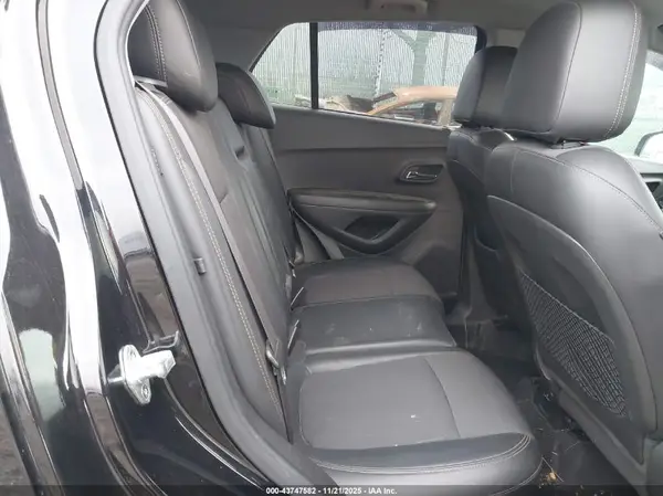 KL7CJPSBXKB938853 2019 CHEVROLET TRAX - Image 8