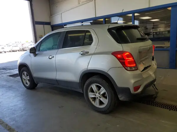 KL7CJPSBXKB953921 2019 CHEVROLET TRAX - Image 2