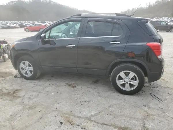 KL7CJPSBXLB000806 2020 CHEVROLET TRAX - Image 2