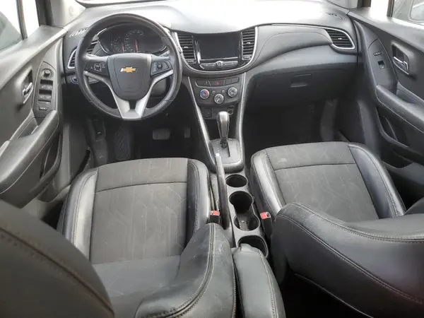 KL7CJPSBXLB000806 2020 CHEVROLET TRAX - Image 8